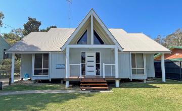 Flinders Breeze Holiday House. North Stradbroke Island - Straddie Sales & Rentals